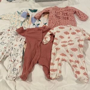 Infant clothing bundle